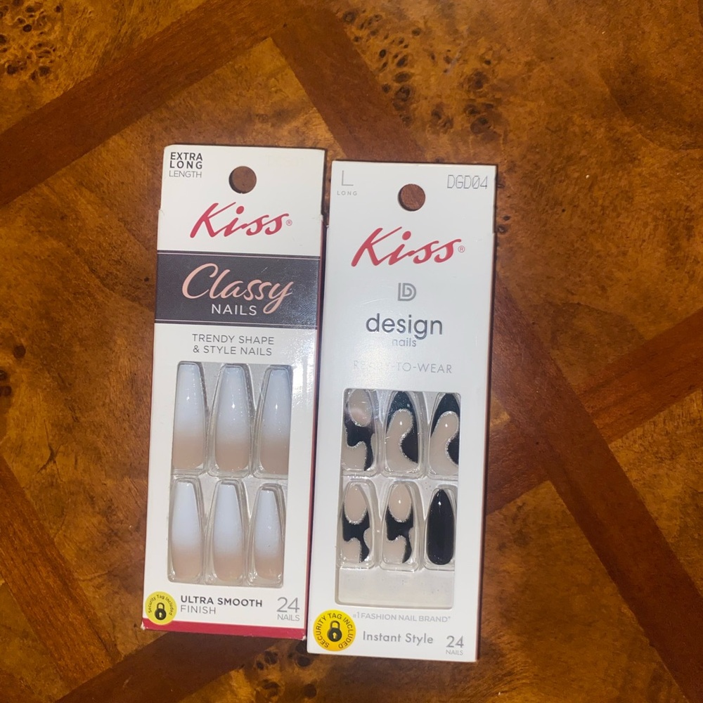 NEW ‼️KISS Classy and Design Nails Set 2 for $8